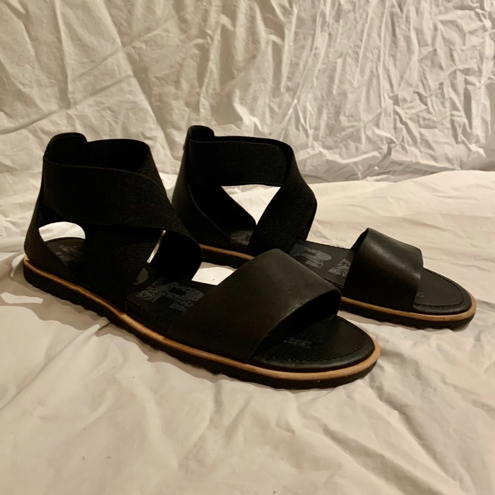 Black Sorel Sandals